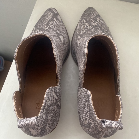 Snakeskin Boots 8.5 - Picture 2 of 6